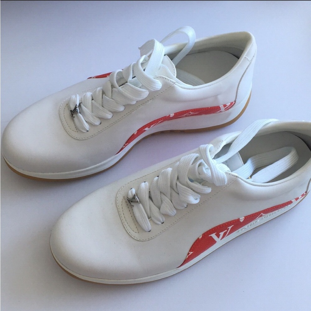 2017
Supreme x Louis Vuitton Sport Sneaker 'Monogram Red' - Picture 3 of 6